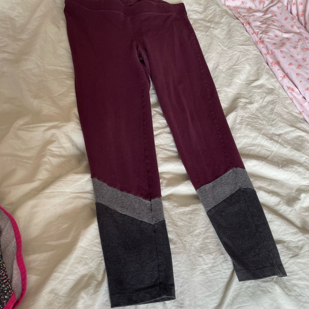 Aerie maroon & gray leggings